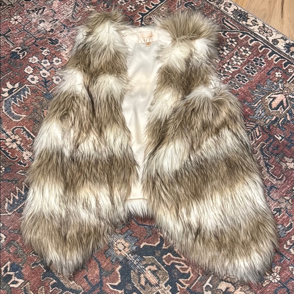 Skies Are Blue Jackets & Blazers - Skies Are Blue Faux Fur Vest